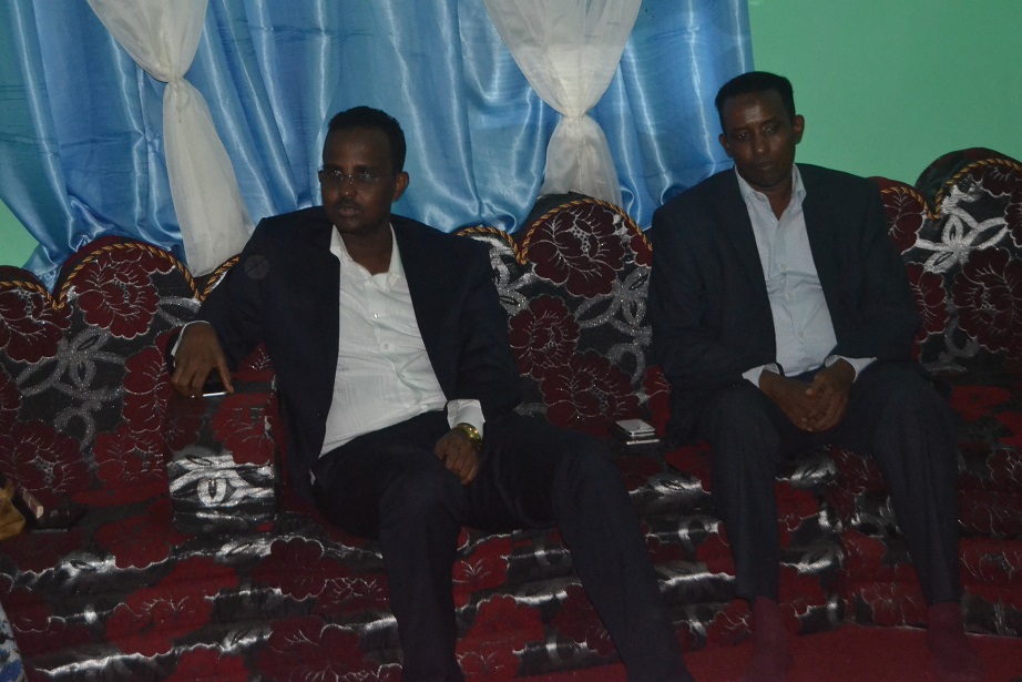Wasiir Odawaa Oo Magaalada Cadaado Kula Kulmay Musharraxiinta u Taagan Xilka Madaxweyne Ee Maamulka Mudug iyo Galgaduud (Sawirro)