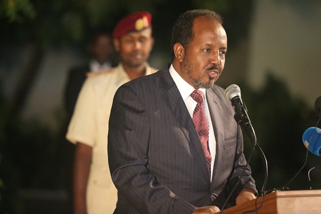 Madaxweyne Xasan Sheekh Oo u Hambalyeeyay Ra’iisul Wasaaraha Britain