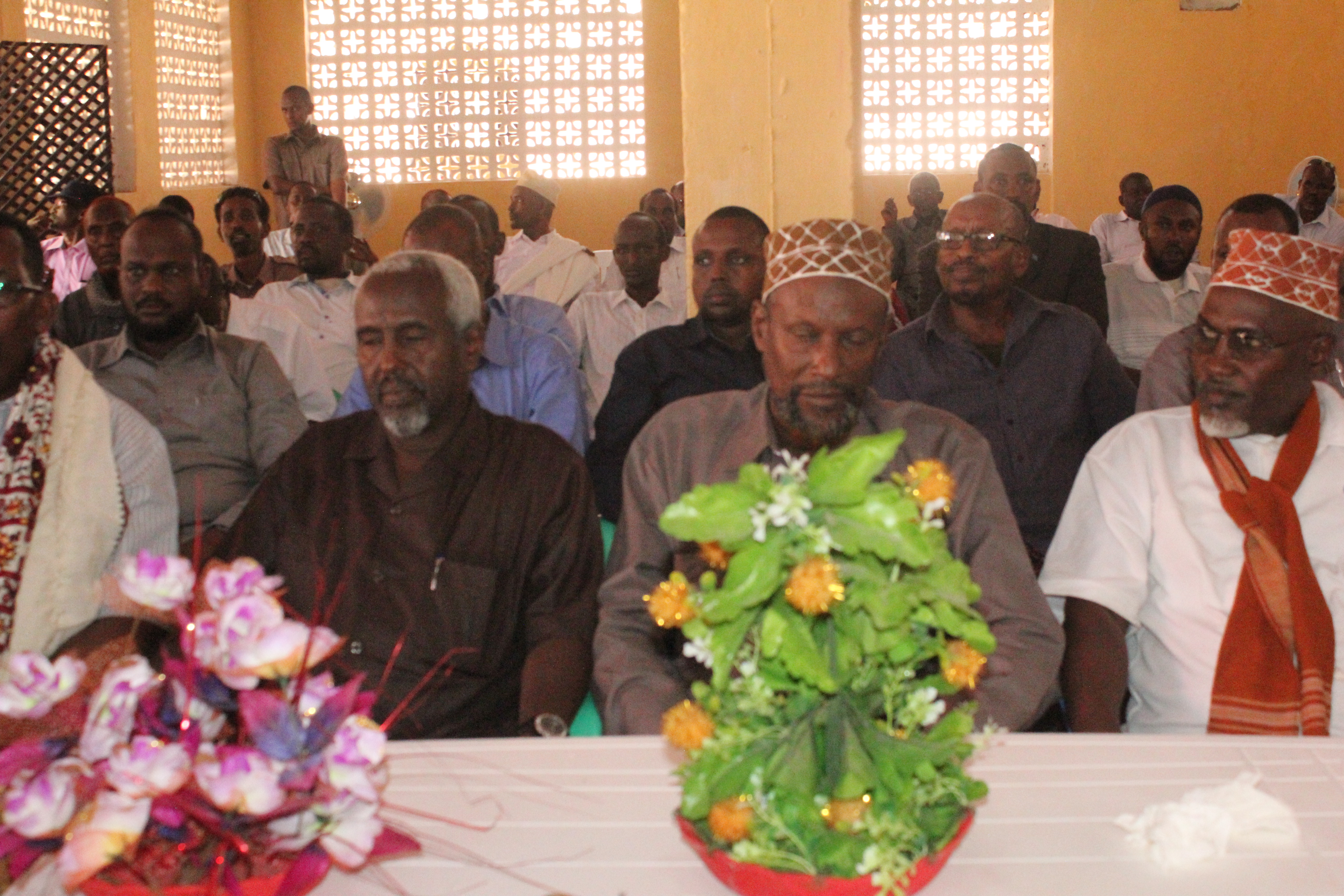 Odayaasha dhaqanka oo baarlamaanka Jubbaland ka codsaday in ay u codeeyaan Axmed Maxamed Islaam