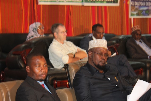 Musharraxiinta Jubbaland Oo Khudbado Kahor Jeediyay Baarlamaanka Maamulkaasi (Sawirro)