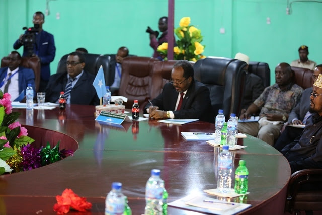 Madaxweyne Xasan Iyo Ra’iisul Wasaare Cumar Oo Ku Dhawaaqay Xilliga Ay Billaabanayaan Wadatashiyada Hanaanka Doorashada 2016
