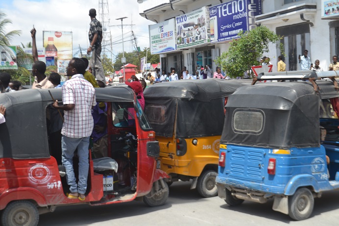 Darawallada Mootooyinka Bajaajka Oo Maanta Dibadbax Ka Dhigay Magaalada Muqdisho (Sawirro)