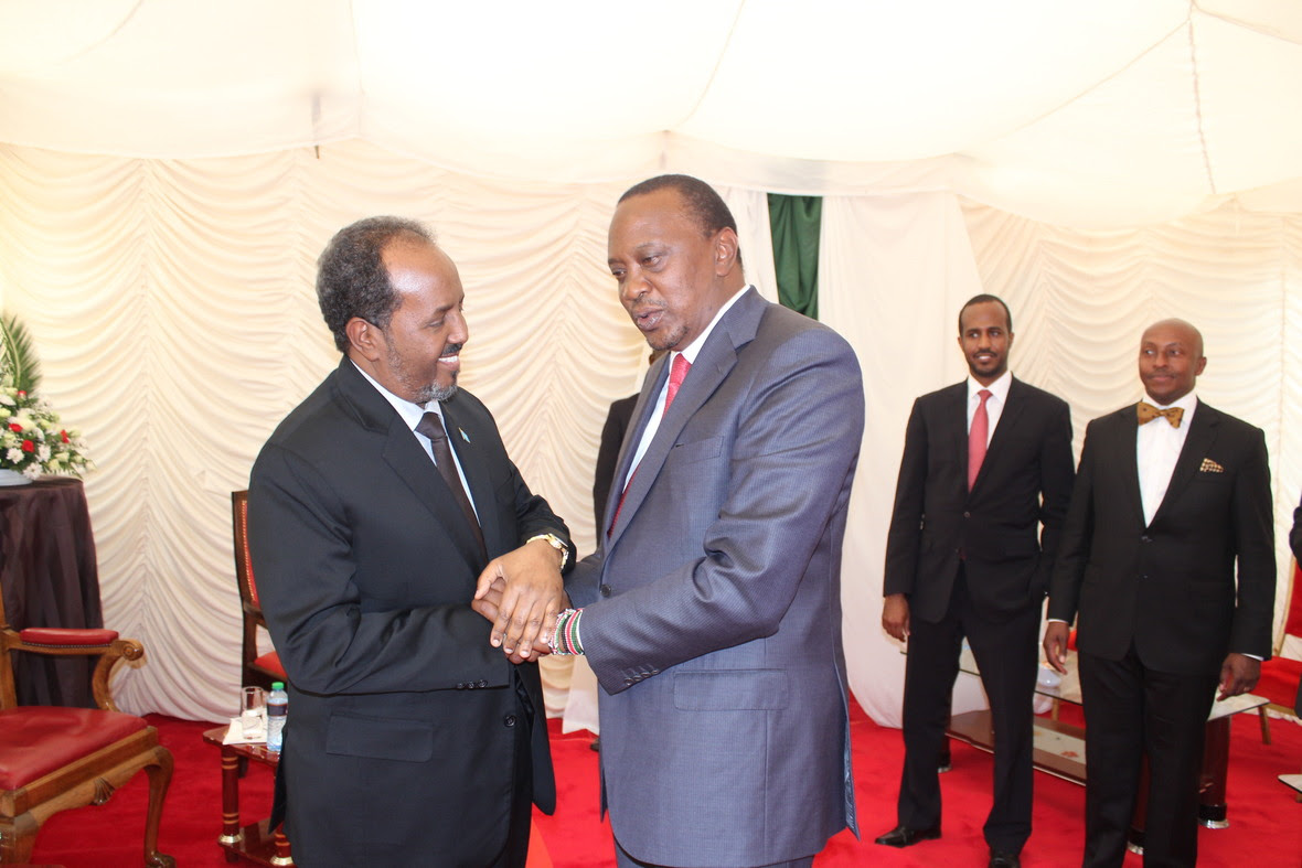 Madaxweyne Xasan Sheekh oo La Kulmay Uhuru Kenyatta