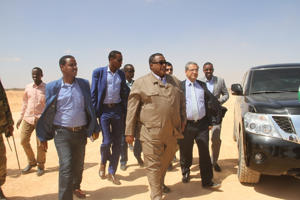 Ra’iisul Wasaare Cumar Iyo Madaxweynaha Puntland Oo kormeeray Garoonka Cusub Ee Magaalada Garowe (Sawirro)