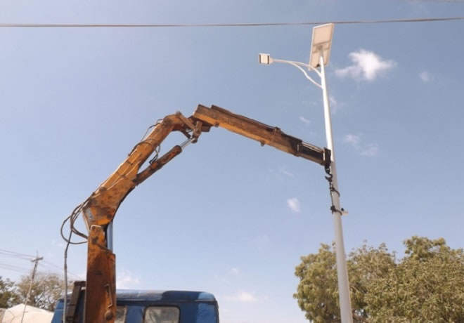 Dowladda Ingiriiska Oo Leerarka Cadceedda Ku Shaqeeya Ku Wareejisay Koonfur Galbeed