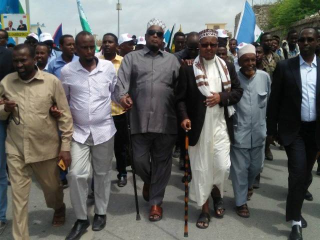 Mas’uuliyiin Ka Tirsan Dowladda Oo Ka Qeybgalay Dibadbax Ka Dhacay Muqdisho (Sawirro)