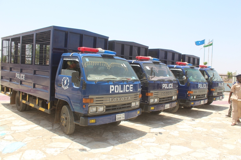 Maamulka Puntland Oo Loogu Deeqay Gaadiid Ciidan (Sawirro)
