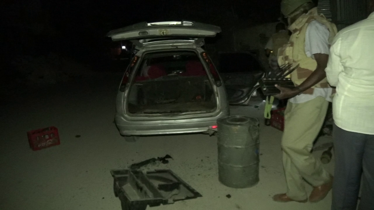 Ciidamada Dowladda Oo Magaalada Muqdisho Ku Qabtay Gaari Laga Soo Buuxiyey Walxaha Qarxa (Sawirro)