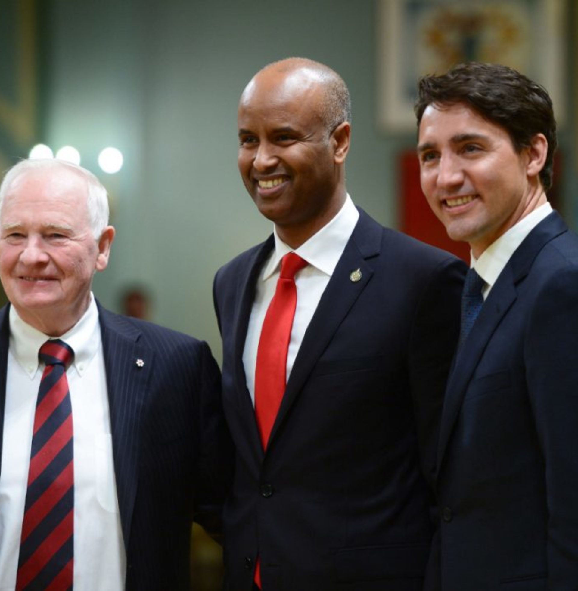 Muhaajir Reer Muqdisho Ah Oo Canada Ka Noqonaya Wasiirka Socdaalka Iyo Jinsiyadaha