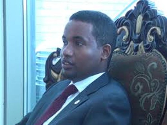 Wasiir Nuux Oo Kamid Noqday Xildhibaannada Golaha Shacabka