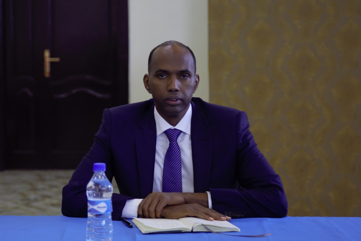 Sawirro: Ra’iisul Wasaare Kheyre Oo Kulan La Qaatay Ururada Bulshada Rayidka ah