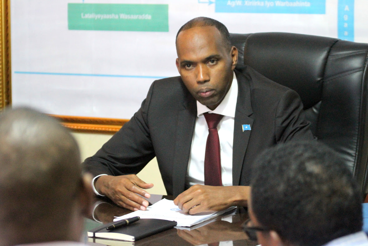 SAWIRRO: Ra’iisul Wasaare Khayre Oo Kormeeray Wasaaradda Arrimaha Gudaha, Kalana Hadlay Arrimo Muhiim Ah