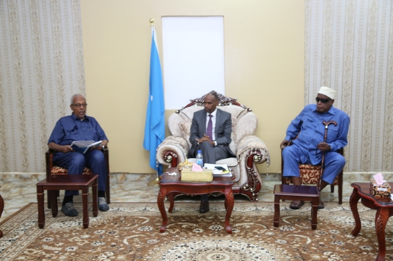 Sawirro: Ra’iisul Wasaare Khayre oo la kulmay Guddiga Taakuleynta Ciidamada Qalabka Sida