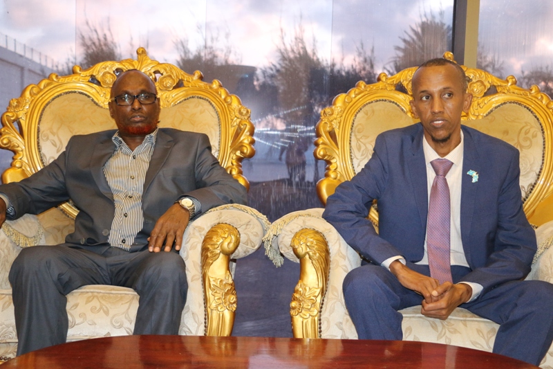 Madaxweyne Farmaajo Oo Muqdisho Ku Casuumay Guddoomiyaha Baarlamaanka Iyo Madaxweyne Ku Xigeenka Galmudug