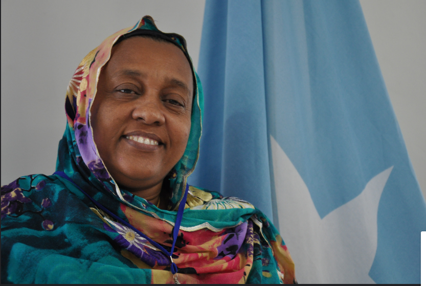 Golaha Wasiirrada Oo Muumina Sheekh U Ansixiyay Guddiga Dastuurka ee Madaxa Bannaan