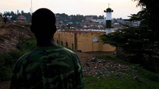 Rwanda Oo Mamnuucday Aadaanka Masaajidda