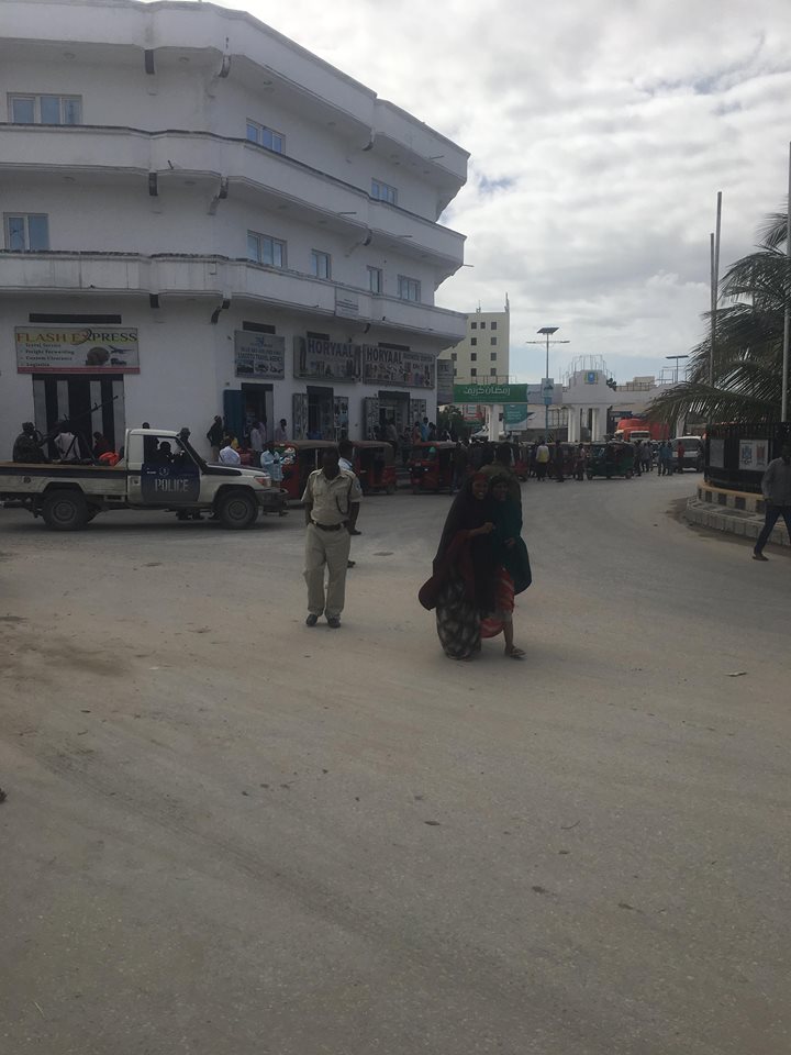 Dibad-bax Ka Socda Isgoyska KM4 Iyo Xabado Dhacaya