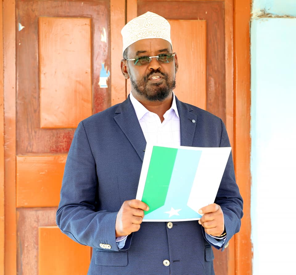 Sawirro: Axmed Madoobe Oo Qaatay Shahaadada Musharraxnimo Ee Madaxweynaha Jubbaland