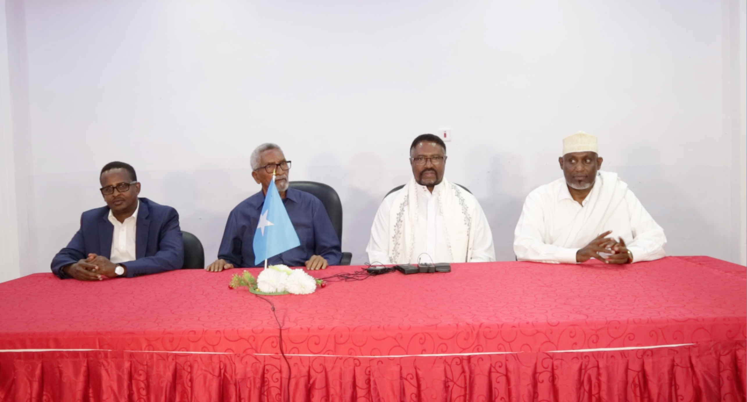 Heshiis Taariikhi Ah: Baarlamaanka Federaalka Ah 2-badiisa Aqal Oo Soo Afjaray Wada Shaqeyn La’aan 6 Bil