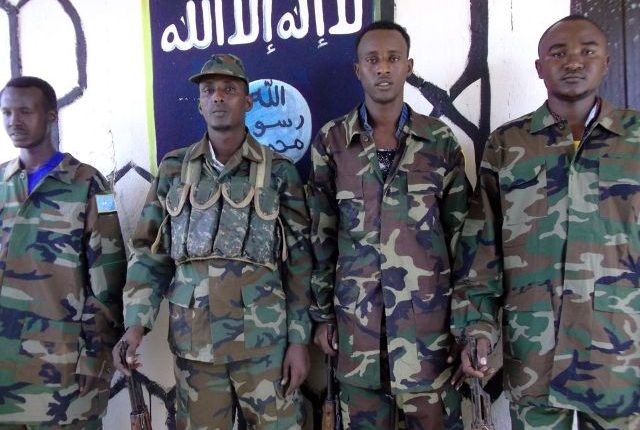 Al-Shabab oo Soo Bandhigtay Askar Iska Soo Dhiibtay Dowlad Goboleedka Jubbaland