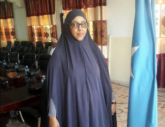 Xildhibaan Farxiya Xasan: Kursiga Aan Ku Fadhiyo Weli Badhaadhe Ayuu Yaal Ee joojiya Been-abuurka.