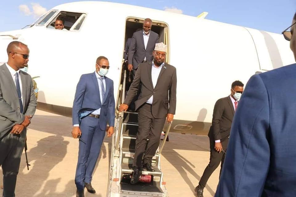 Madaxda maamullada Jubbaland iyo Puntland oo Muqdisho soo gaaray