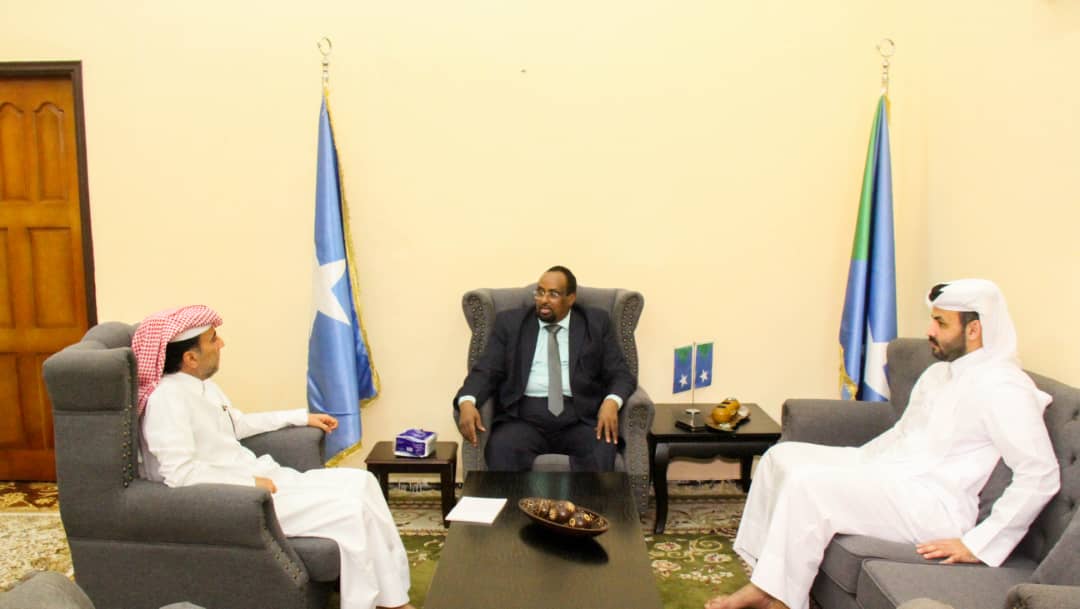 Maxay Kawada Hadleen Madaxweyne iyo Safiirka Dowladda Qatar
