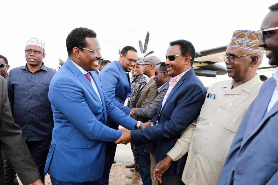 Madaxweyne Qoorqoor oo Dib Ugu Laabtay Dhuusamareeb