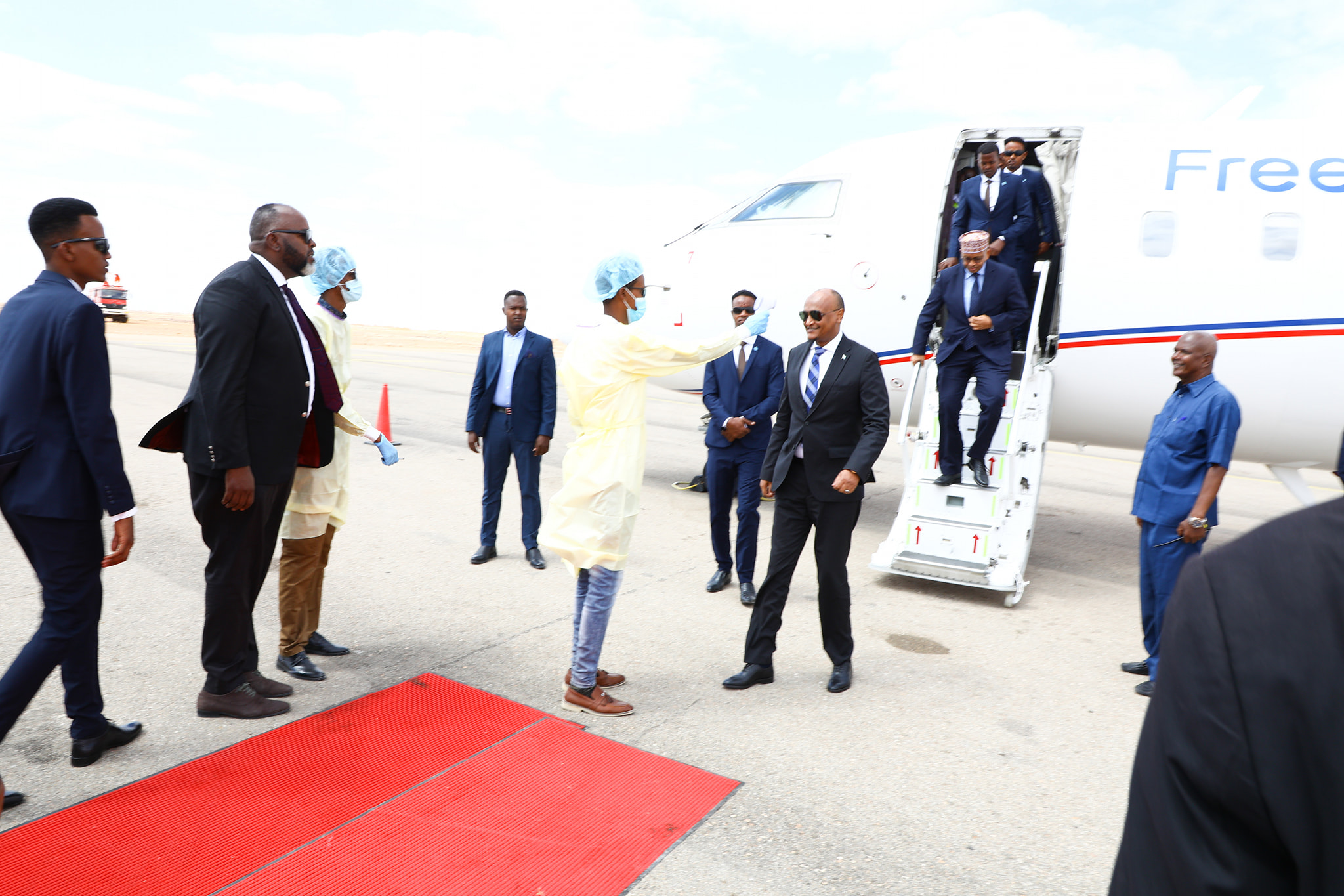 Dowladda oo Shir Ka Dhacaya Garowe Matalayaal U Dirsatay .