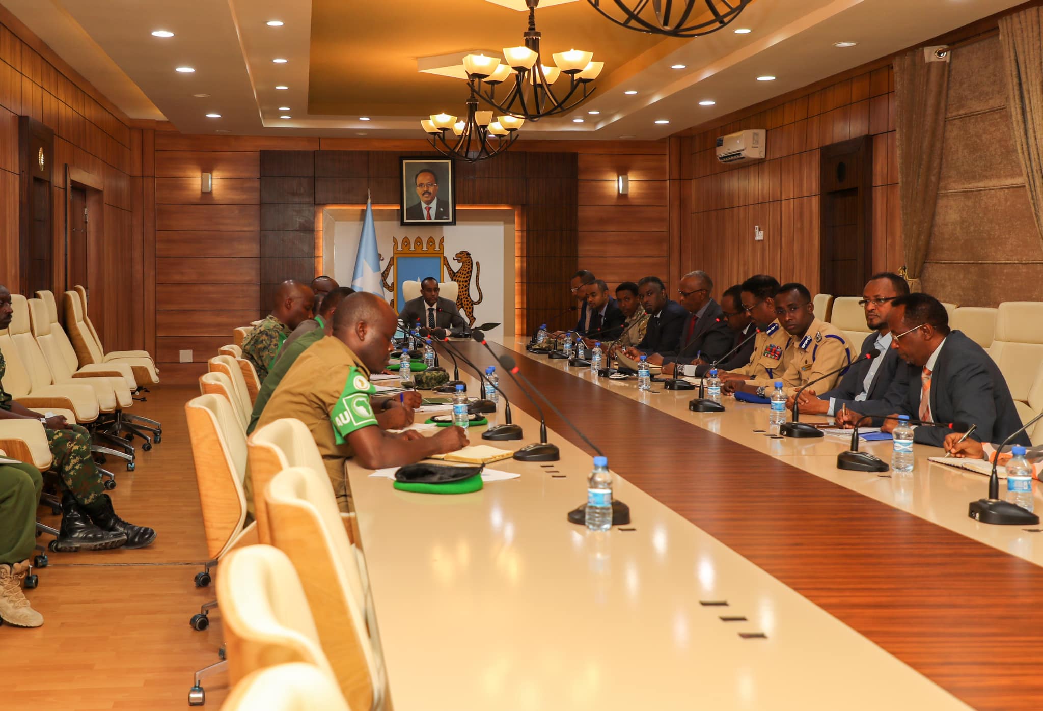 Ra’iisulwasaare Rooble oo Isugu Yeeray Hey’adaha Amniga Guddina Magacaabay
