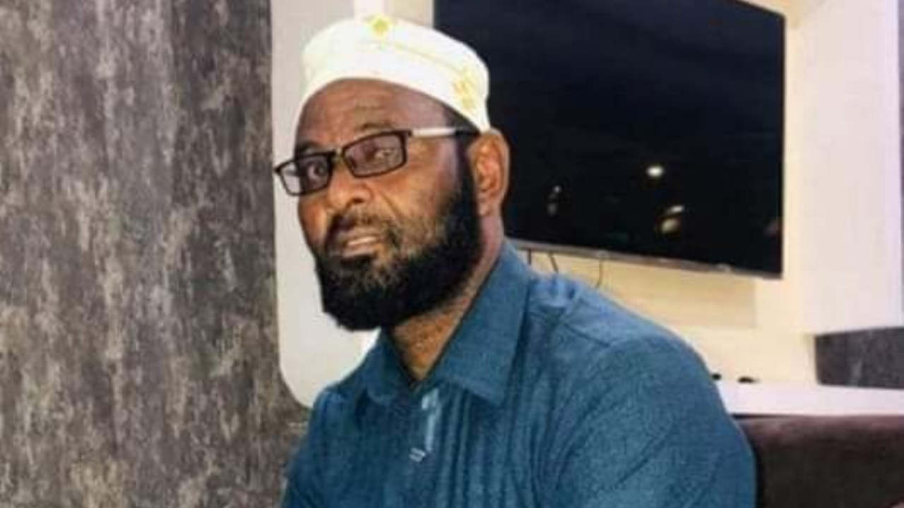 Mid Kamid ah Ergadii Doortay Mahada Salaad oo Muqdisho Lagu Dilay