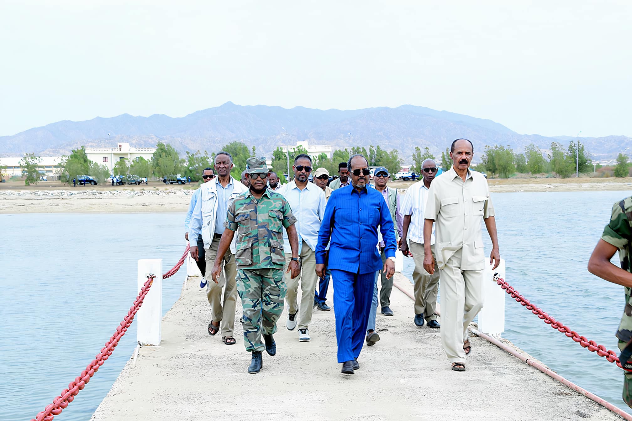 Madaxweyne Xasan oo Kormeeray Ciidanka Badda Ee Lagu Tababarayo Eritrea
