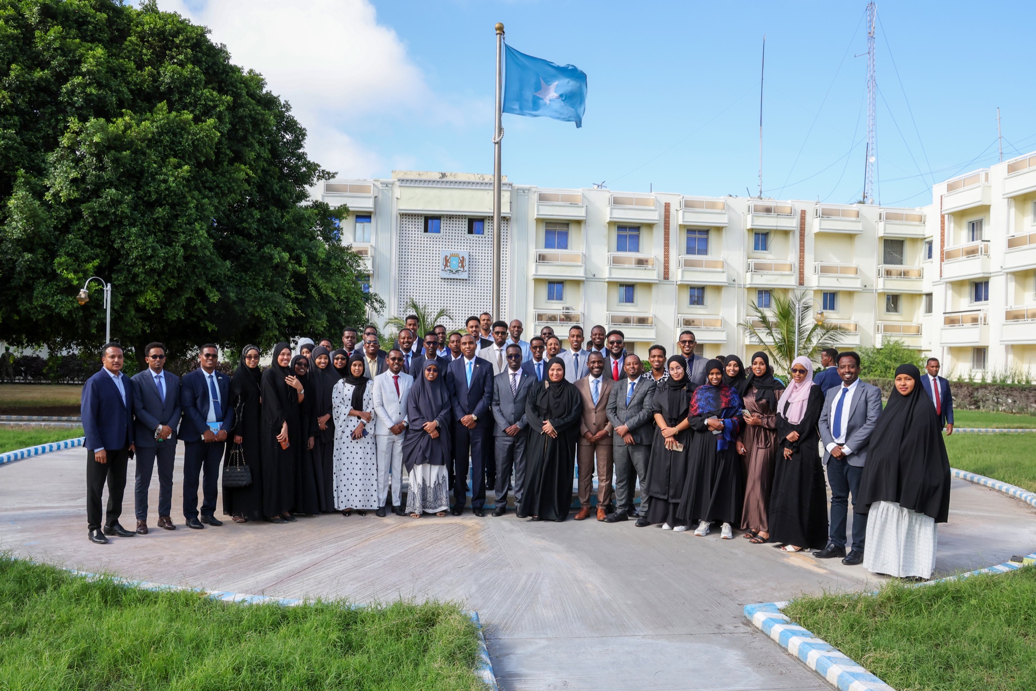 Ra’iisulwasaare Xamse oo Kulan La Qaatay Qaar Kamid ah Dhallinyarada Soomaaliyeed
