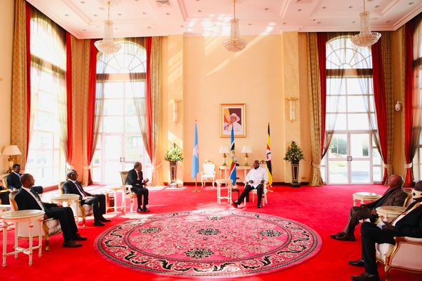 Soomaaliya iyo Uganda oo kawada hadlay xoojinta xiriirka labada dal