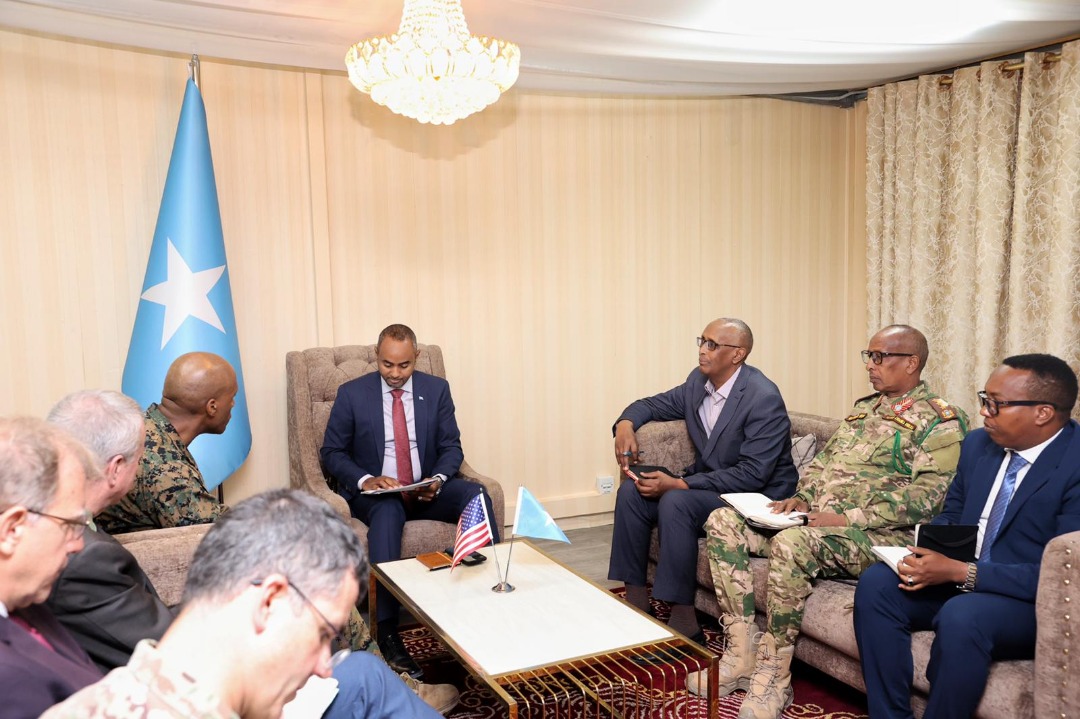 Wasiirka Gaashaandhigga Soomaaliya oo La Kulmay Taliyaha Cusub Ee Africom