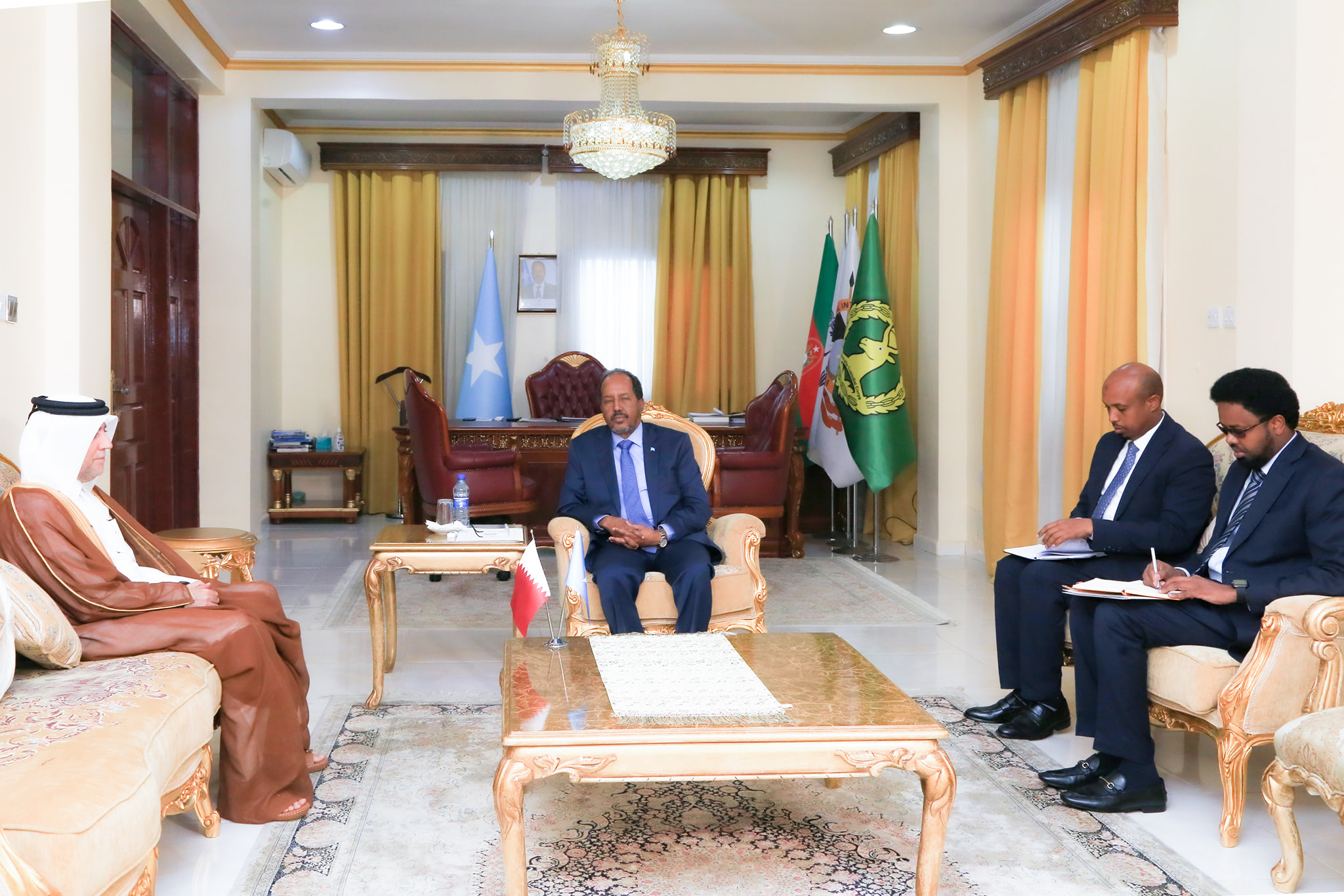 Madaxweyne Xasan Shiikh iyo Safiirka Dowladda Qatar oo Kulmay