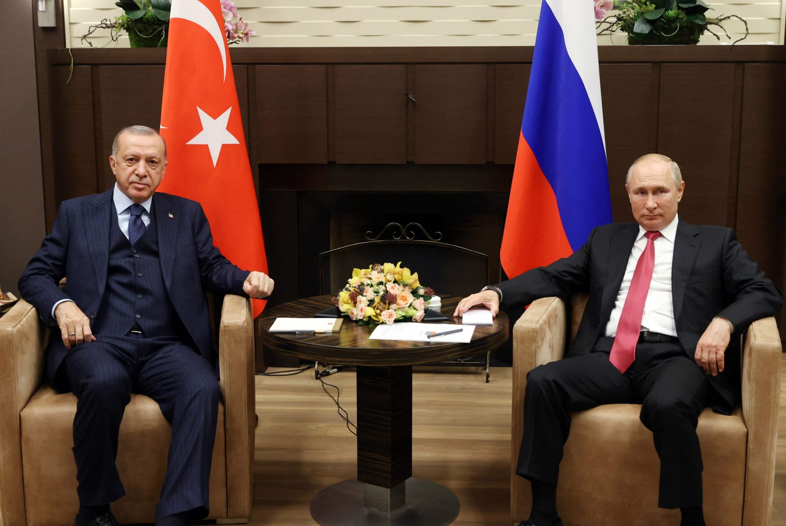 Madaxweynaha Ruushka oo Booqanaya Turkiga Xilli La Amray in Lasoo Xiro