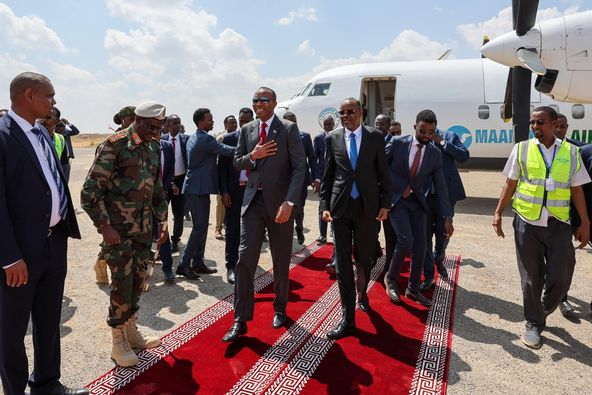 Ra’iisulwasaare Xamse iyo Wafdi uu Hoggaaminaayo oo Gaaray Baydhabo