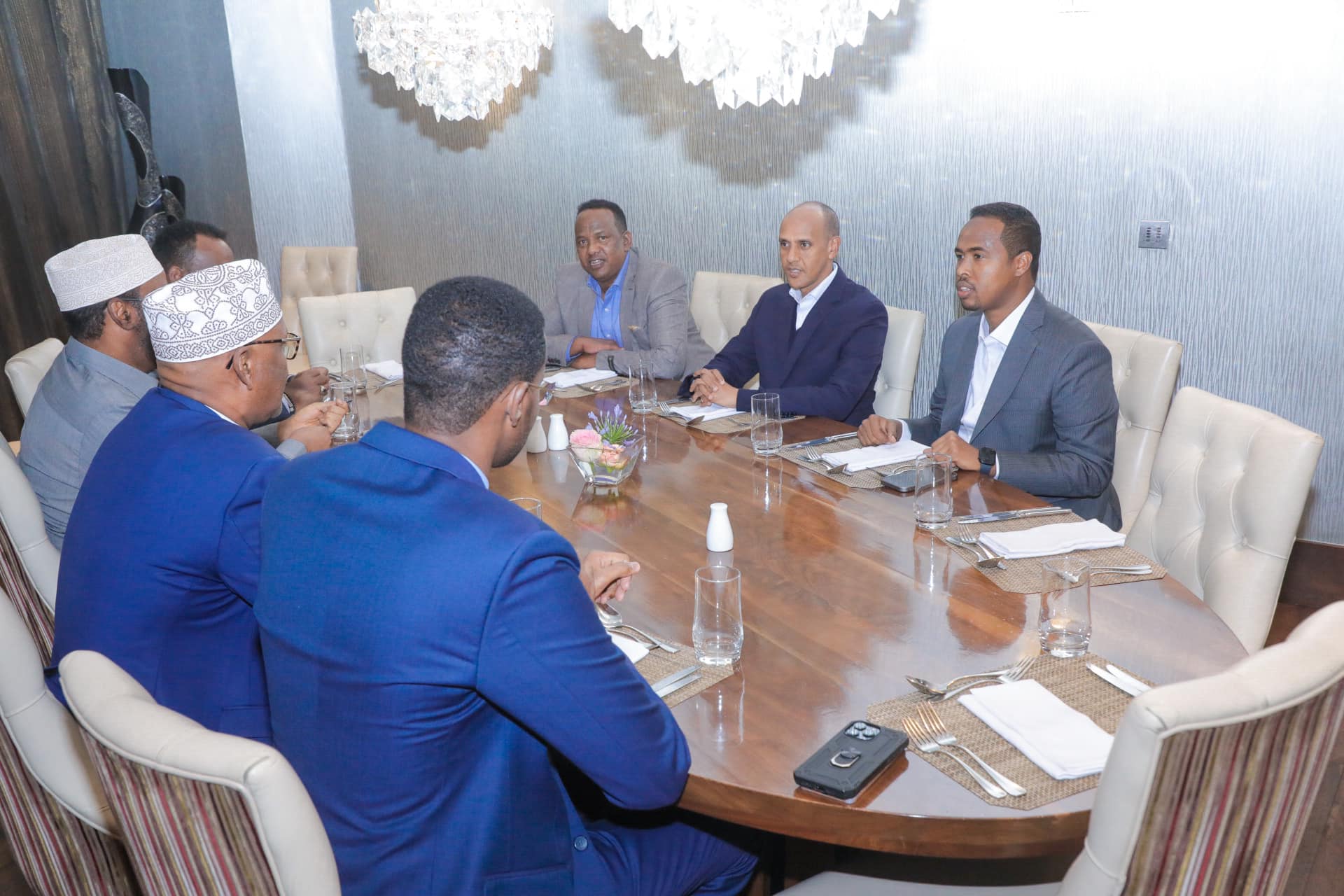 Madaxweynaha Jubbaland oo Kulamo La Qaatay Madax Ka Tirsana Itoobiya iyo Dowlad Deegaanka