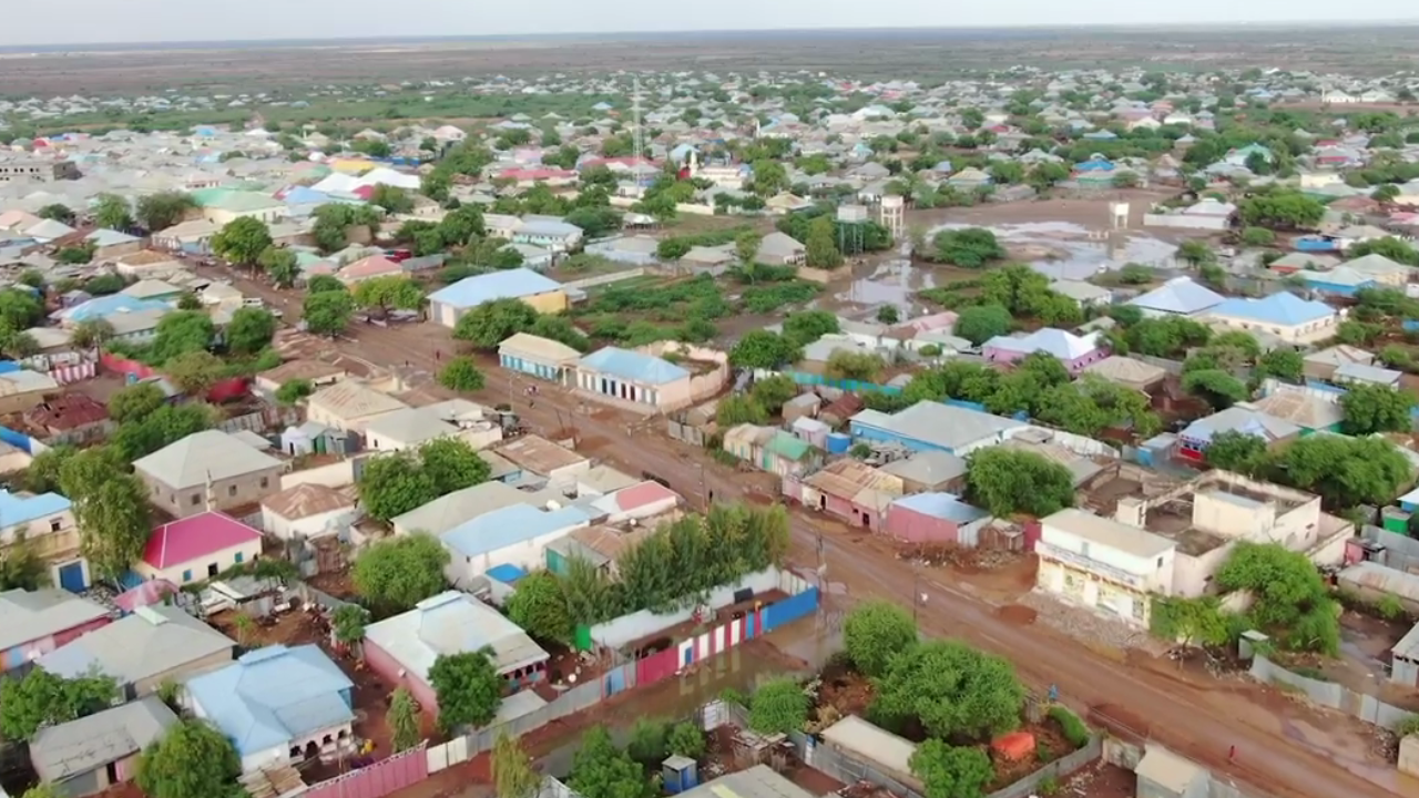 Shabeellaha Hoose: Guddoomiye Inta Gaarigiisa Lagala Degay Kadib La Dilay